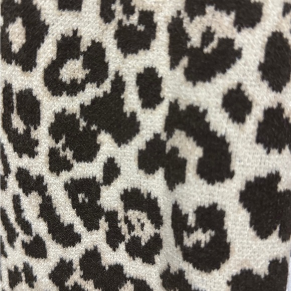 Leopard Print Sweater Vest - Picture 1 of 1